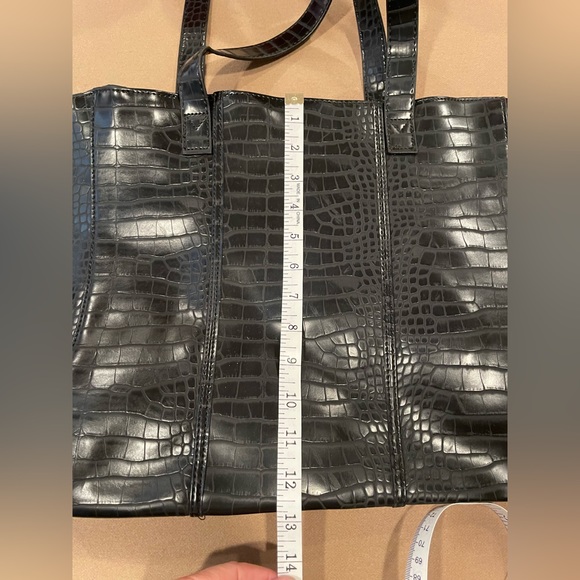 Neiman Marcus Faux Croc Shoulder Bag - Picture 8 of 8